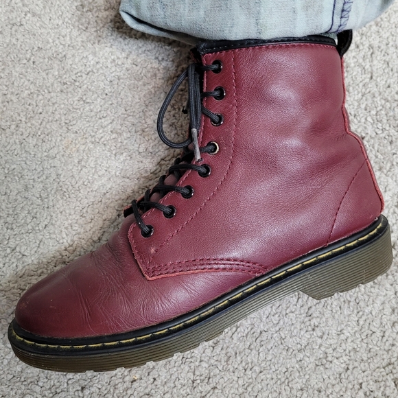 Dr. Martens Air Wair Leather Burgundy Delaney Boots Women's 5 - Picture 7 of 10